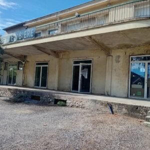 local commercial a louer clermont l hérault 2